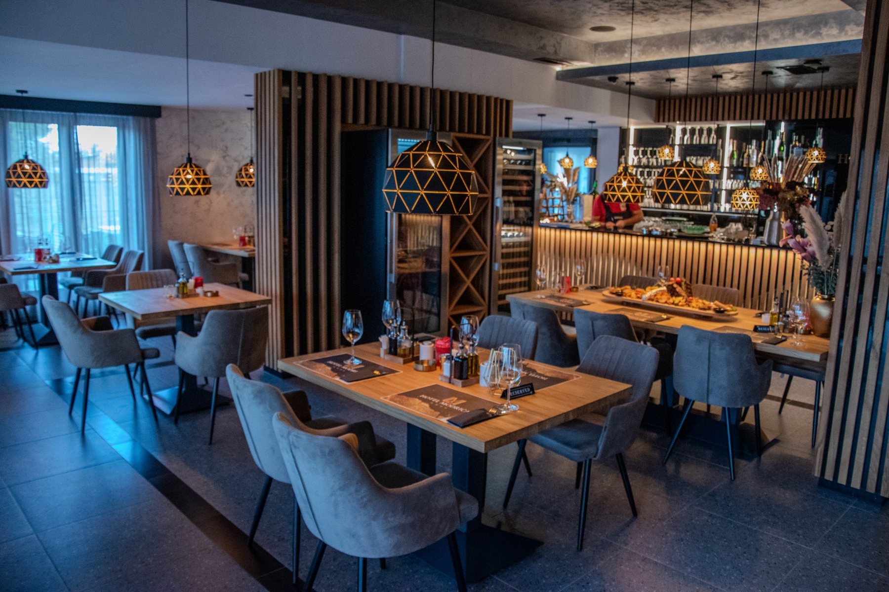 Ambijent restorana i bara